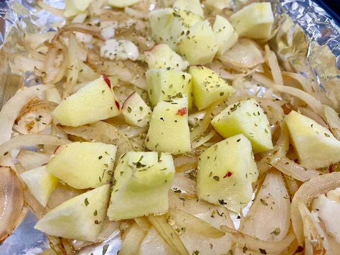oven pork chops with apples and onions